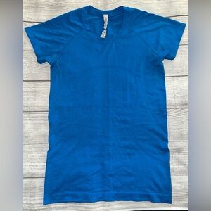 Lululemon Swiftly Tech Shirt Women’s Blue Short Sleeve Seamless Running Top Sz 8